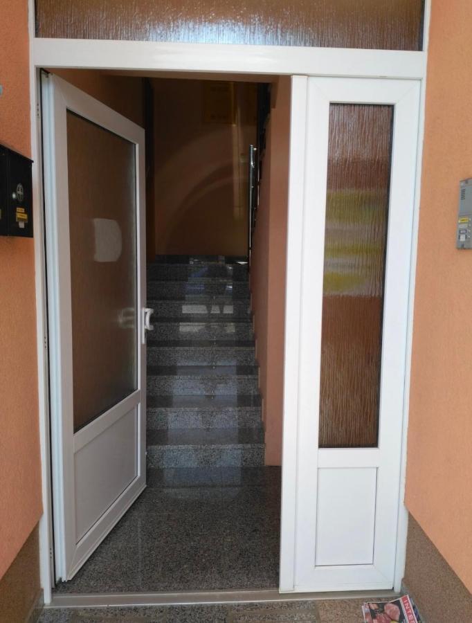 Studio Dama Blizina Amfiteatra I Bus Kolodvora ,Besplatan Privatni Parking,Self-Check- In Pula Extérieur photo